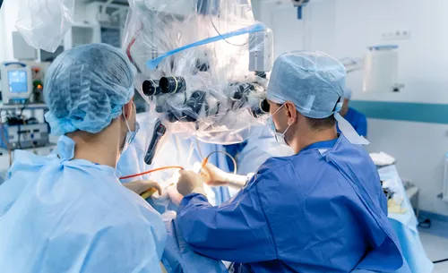 neurosurgeon-with-assistant-operating-professional-hospital-teamwork-surgery-modern-emergency-ward